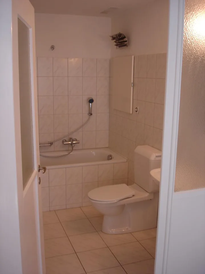 Attractive condominium with large balcony and 4.65% gross return