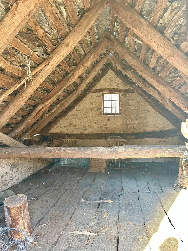 Rustico am Dorfrande zum Ausbauen mit Baulizenz