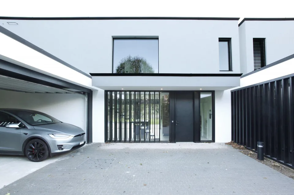 Exceptional THPE villa with pool in Chêne-Bougeries – photo 10 of 24
