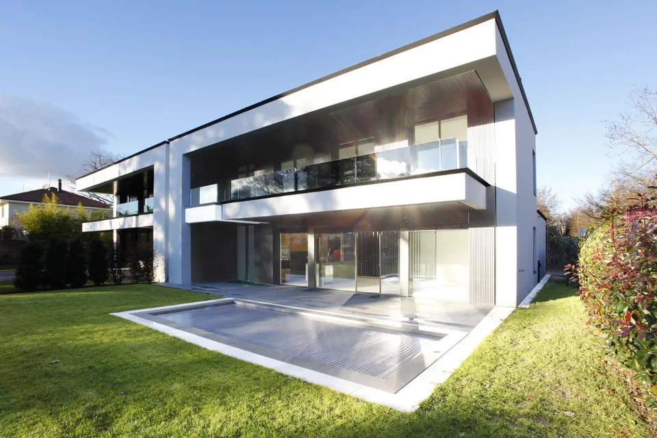 Villa contemporaine d’exception à Chêne-Bougeries_L’élégance d’une ...