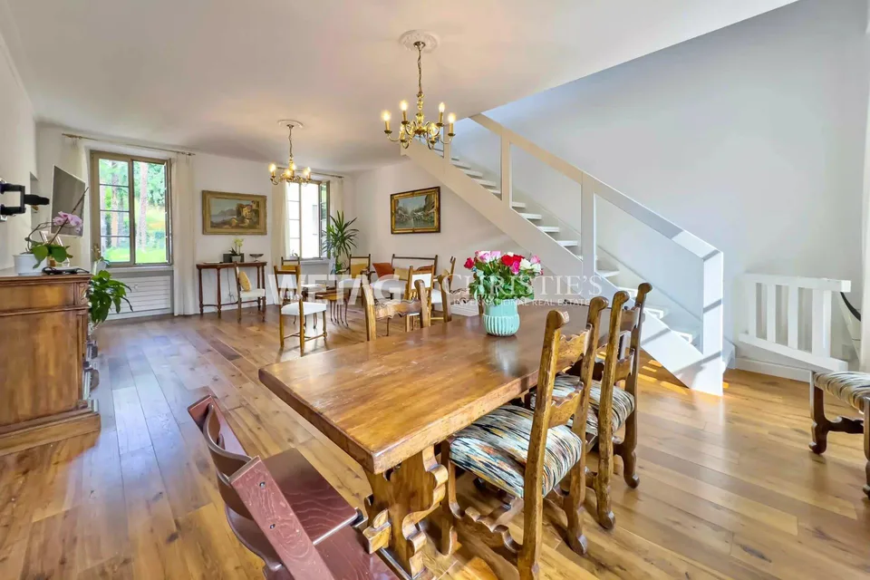 Elegante appartamento duplex penthouse in vendita nel centro storico di Lugano