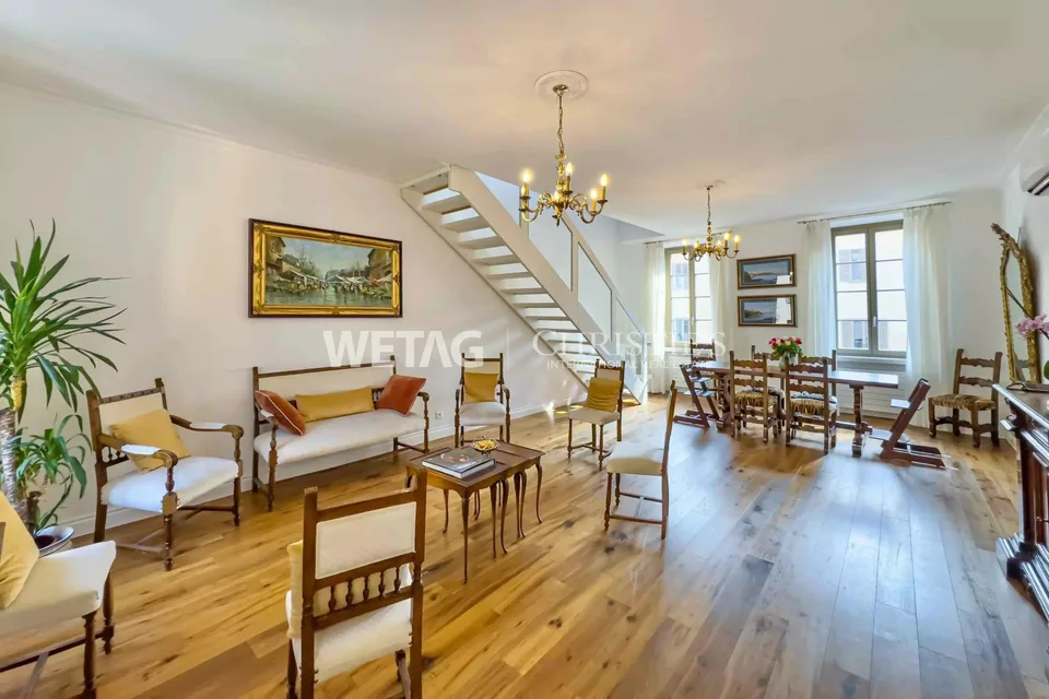 Elegante appartamento duplex penthouse in vendita nel centro storico di Lugano