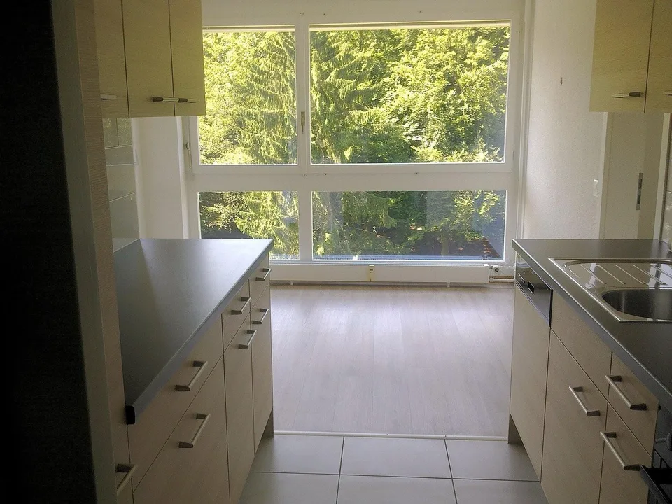 Appartamento moderno 4.5 locali con vista panoramica a Kleefeld