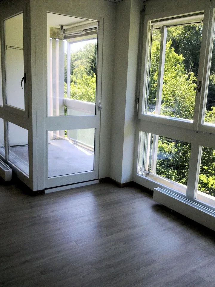 Appartamento moderno 4.5 locali con vista panoramica a Kleefeld