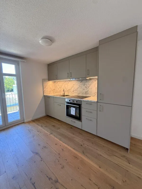 Gemütliche 3.5-Zimmer-Wohnung mit Balkon an zentraler Lage in Roman...
