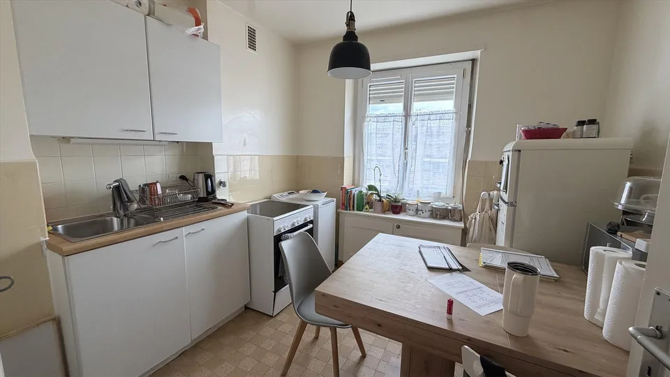 Appartamento di tre locali situato nel quartiere di St Jean