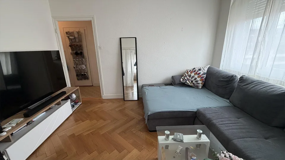 Appartamento di tre locali situato nel quartiere di St Jean