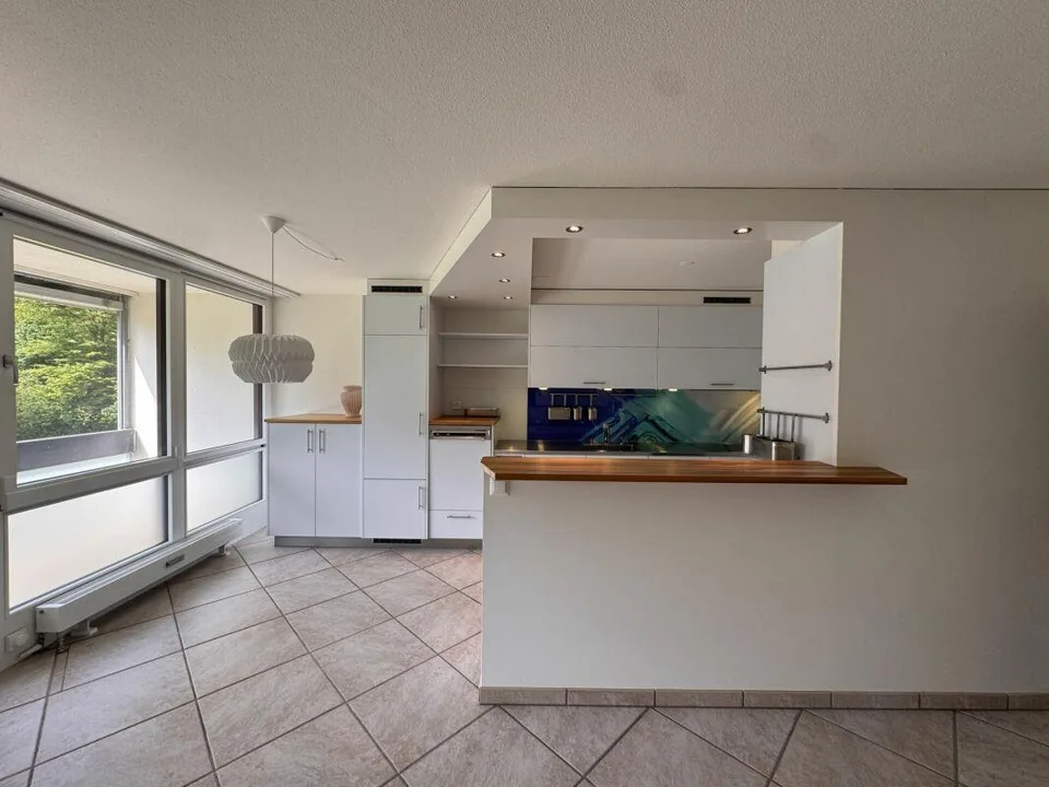Moderne 3.5-Zimmer-Wohnung mit Parkblick