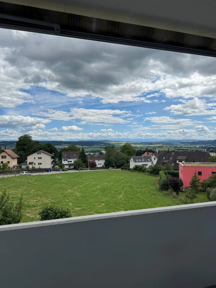 Totalsanierte 4-Zimmerwohnung mit Naturblick