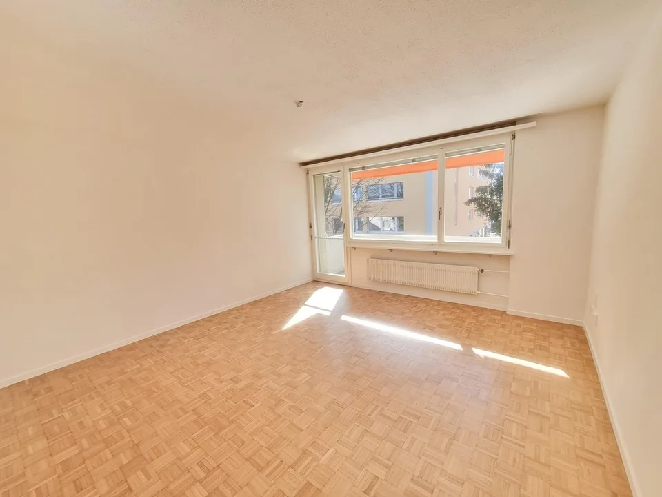 Zentrale Lage mit Blick ins Grüne!