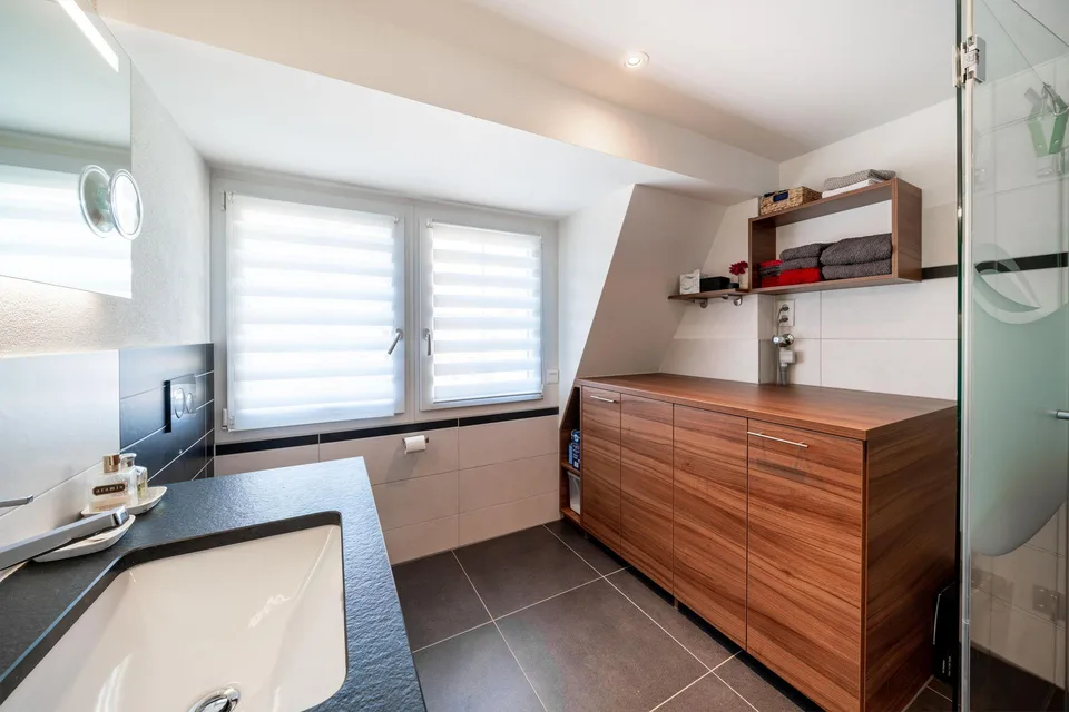 Affascinante appartamento maisonette 4.5 locali a Lachen – disponibile per affitto da settembre 2026