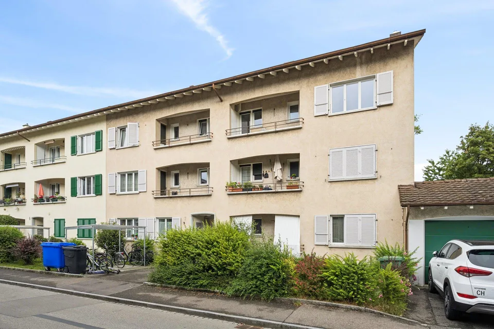 Frisch renovierte 4-Zimmerwohnung mit optional mietbarer Mansarde