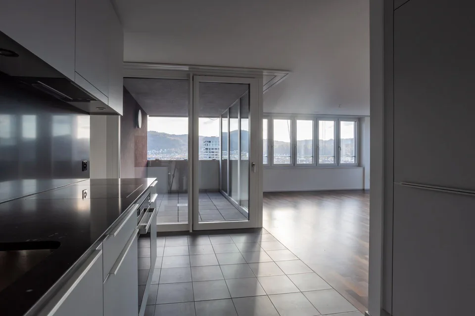 Beautiful 3.5-room apartment 20.21 on the 20th floor in Zürich Altstetten