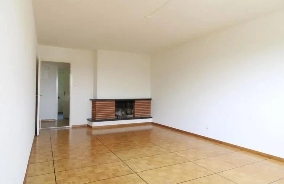 Charmante 4.5 Zimmer Wohnung mit Balkon und Cheminée