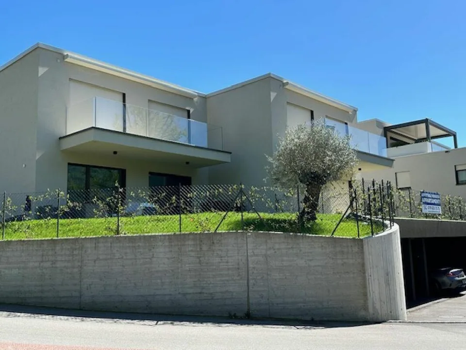 Moderne 2.5-Zimmer-Wohnung in schöner Gegend von Ponte Capriasca