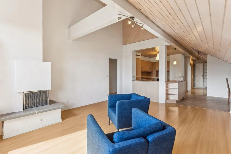 Prächtiges Durchgangs-Dachgeschoss von 110 m², 15 Minuten von den Toren von Lausanne