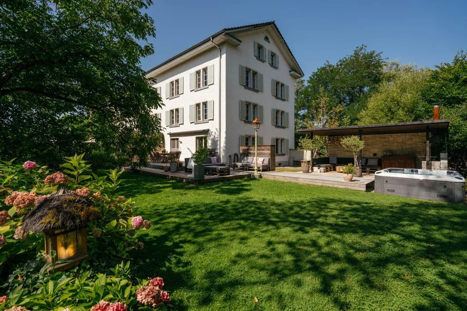 Geschichte, Stil und Natur - Ihr Wohnjuwel am Reusskanal