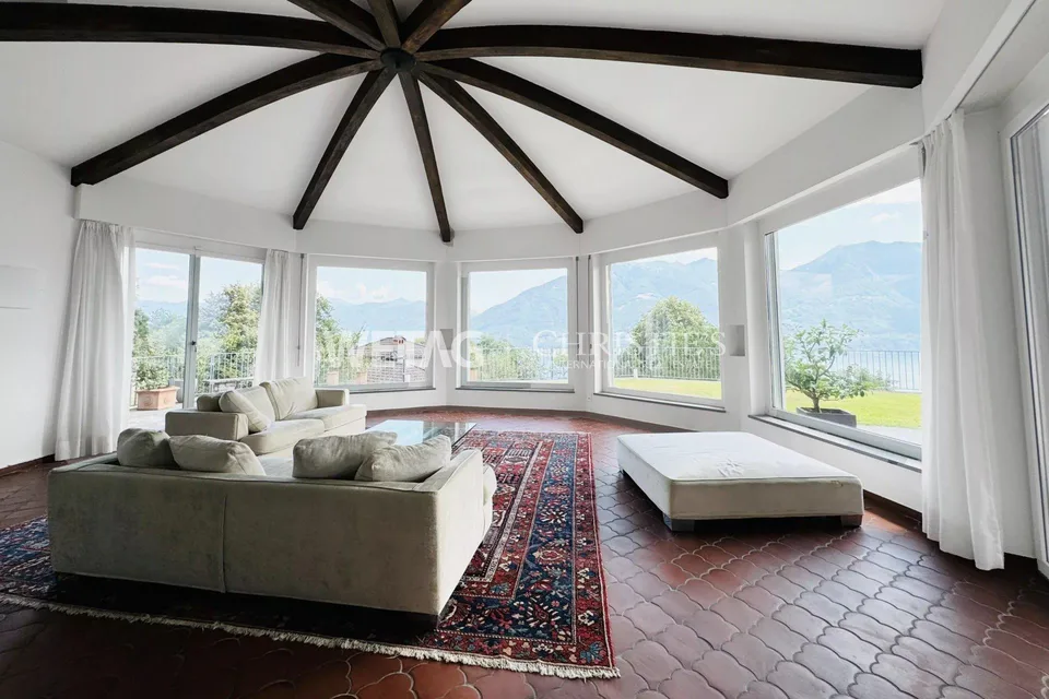Charmante Villa im mediterranen Stil mit Garten & Seeblick in Minusio – Foto 7 von 13