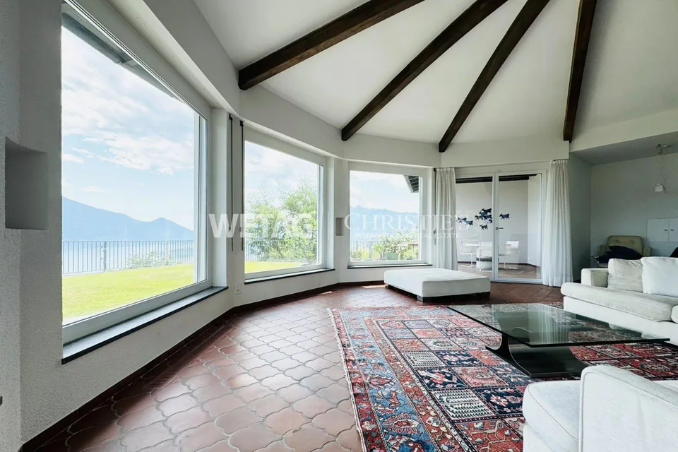 Charmante Villa im mediterranen Stil mit Garten & Seeblick in Minusio