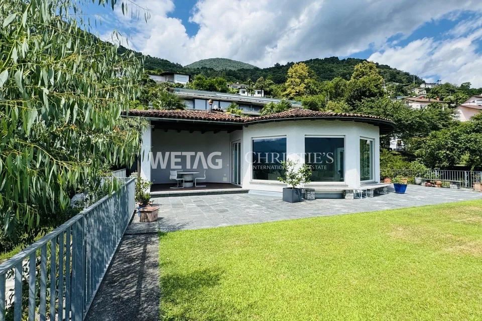 Charmante Villa im mediterranen Stil mit Garten & Seeblick in Minusio – Foto 11 von 13