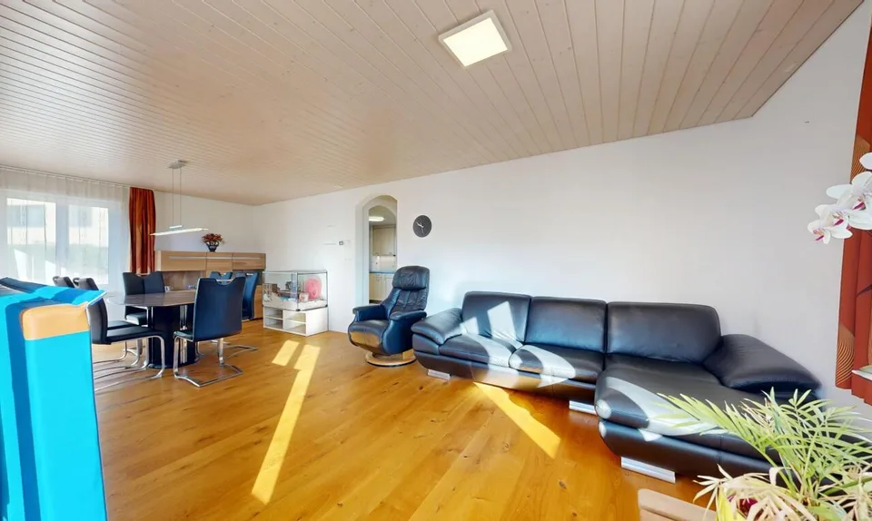 Incantevole casa unifamiliare di 4 stanze con potenziale di ampliamento su un terreno di 732m2