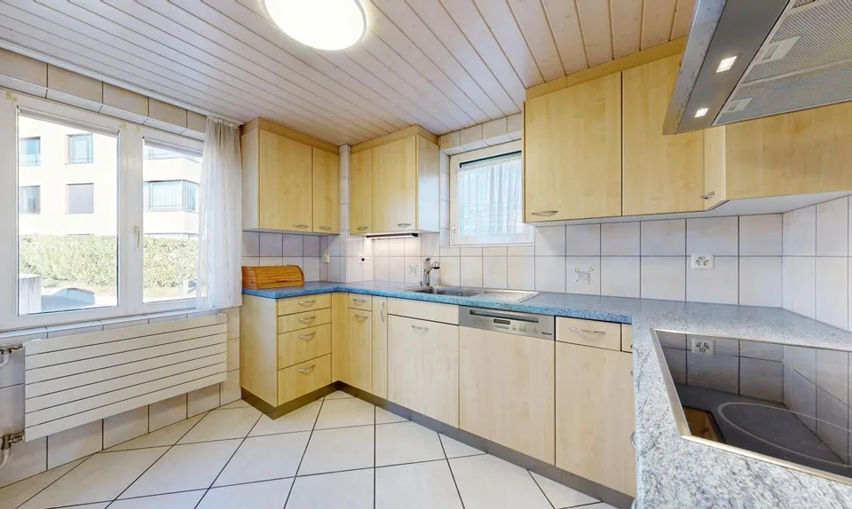 Incantevole casa unifamiliare di 4 stanze con potenziale di ampliamento su un terreno di 732m2