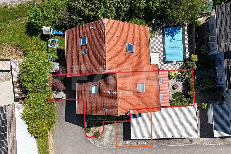 Moderne 5-Zimmer-Doppelhaushälfte mit Garten und Carport