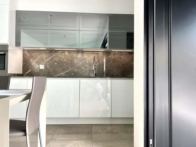High-standard apartment with terrace
