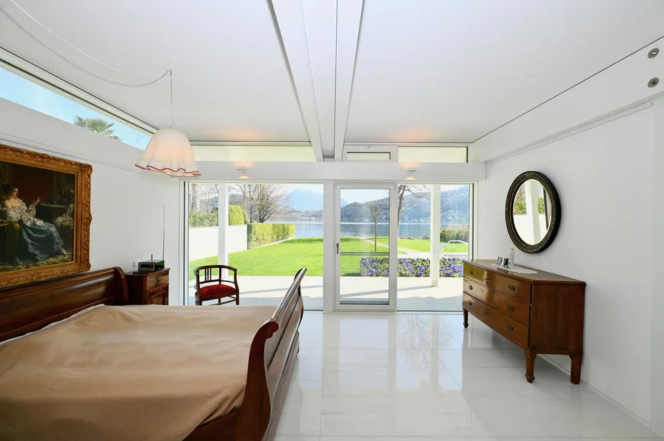 Esclusiva Villa di Lusso fronte Lago di Lugano con Darsena Privata – photo 15 of 30