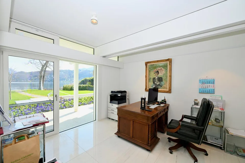 Esclusiva Villa di Lusso fronte Lago di Lugano con Darsena Privata – photo 16 of 30
