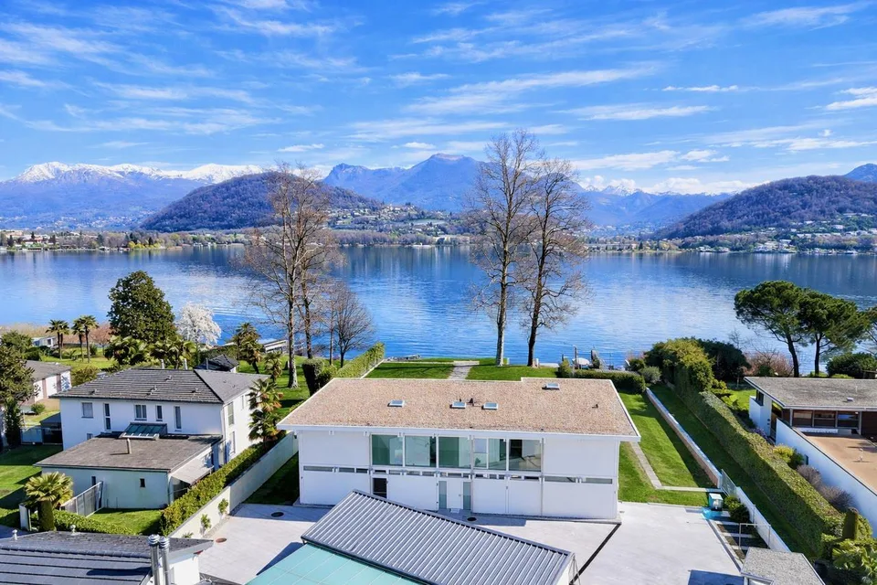 Esclusiva Villa di Lusso fronte Lago di Lugano con Darsena Privata