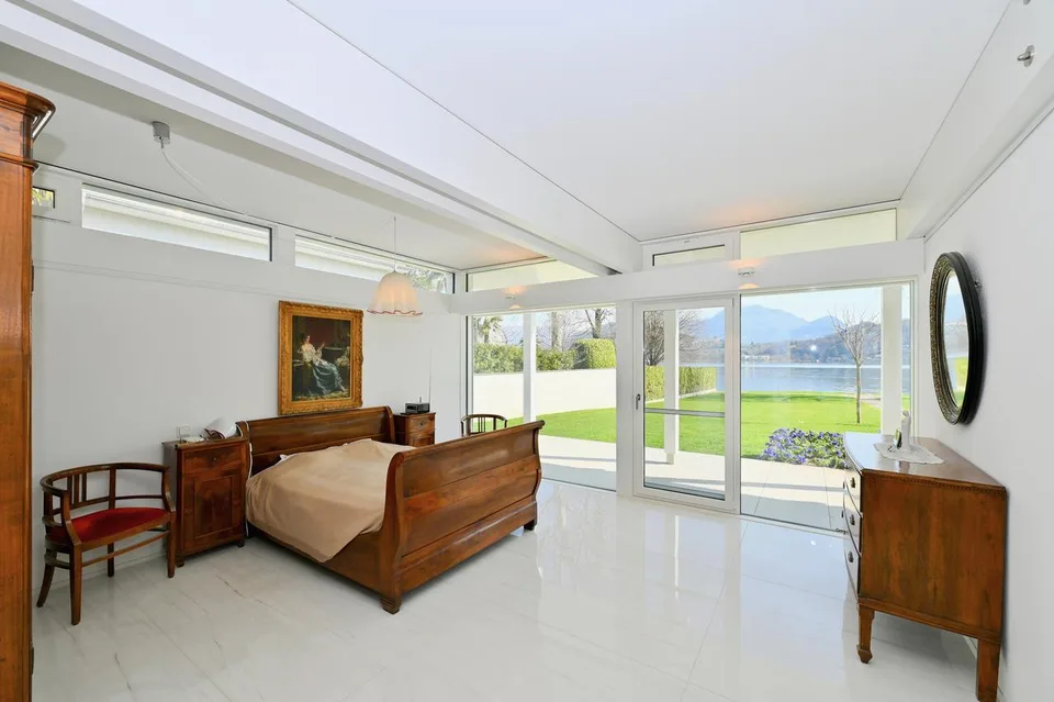 Esclusiva Villa di Lusso fronte Lago di Lugano con Darsena Privata – photo 14 of 30