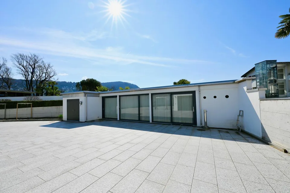 Esclusiva Villa di Lusso fronte Lago di Lugano con Darsena Privata – photo 29 of 30