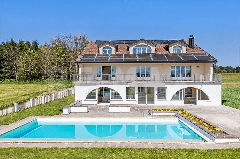 Un bien hors norme à découvrir: 13 pièces, 400 m² habitables