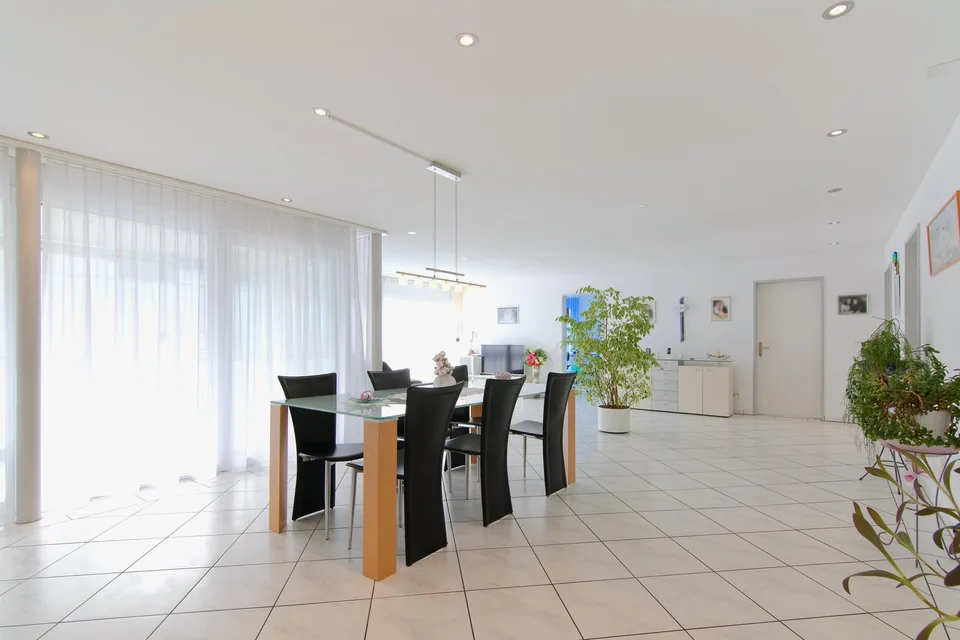 Appartement ensoleillé de 5,5 pièces avec ascenseur au 1er étage
