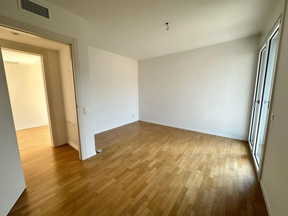 Raffinato appartamento di alto standing con ampia terrazza vivibile e vista aperta – foto 7 di 15