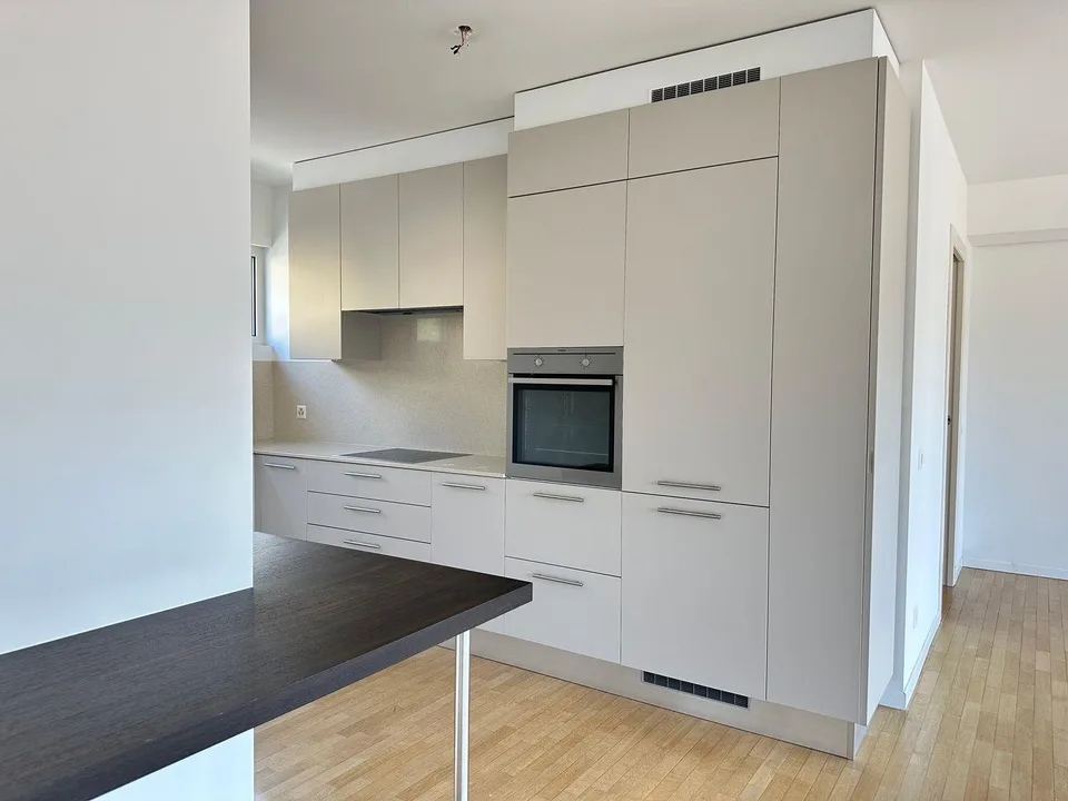 Grosszügige Wohnung mit Terrasse und freier Aussicht in ruhiger Lag...