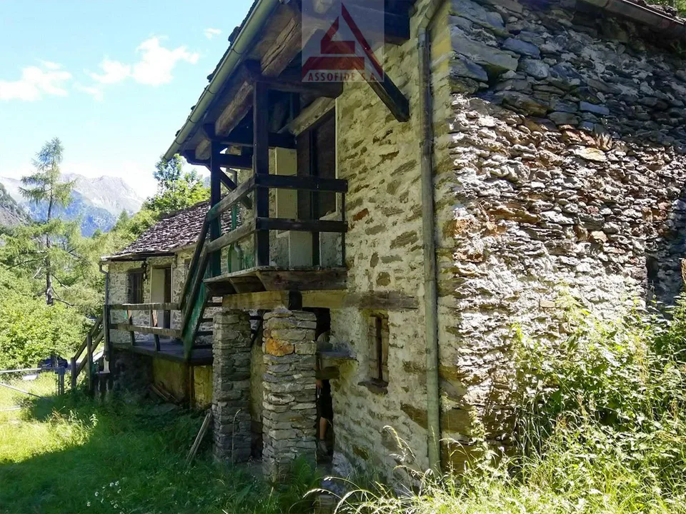 Zwei zusammengebaute Rustici / Due rustici collegati