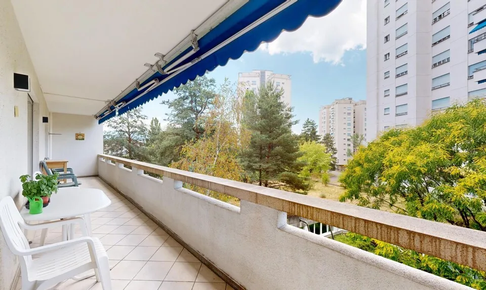 Ampio appartamento di 5,5 locali con balcone – Losanna-Chailly