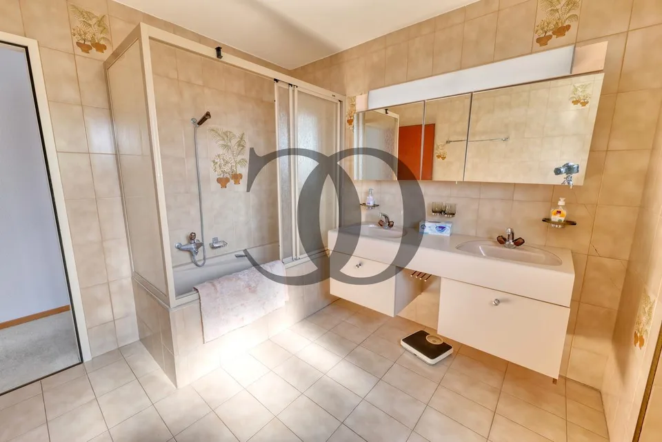 Bell'appartamento di 4,5 locali con vista mozzafiato sul lago in vendita a Montreux – foto 12 di 22