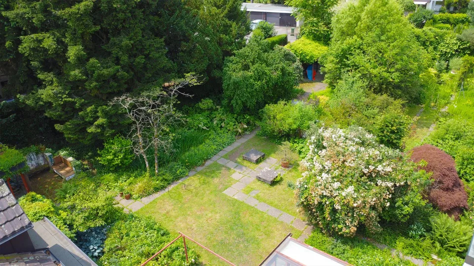 Grosszügiges 5,5-Zi.Einfamilienhaus mit beheiztem Indoorpool u. Garage