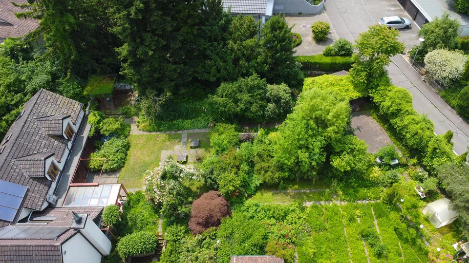 Grosszügiges 5,5-Zi.Einfamilienhaus mit beheiztem Indoorpool u. Garage