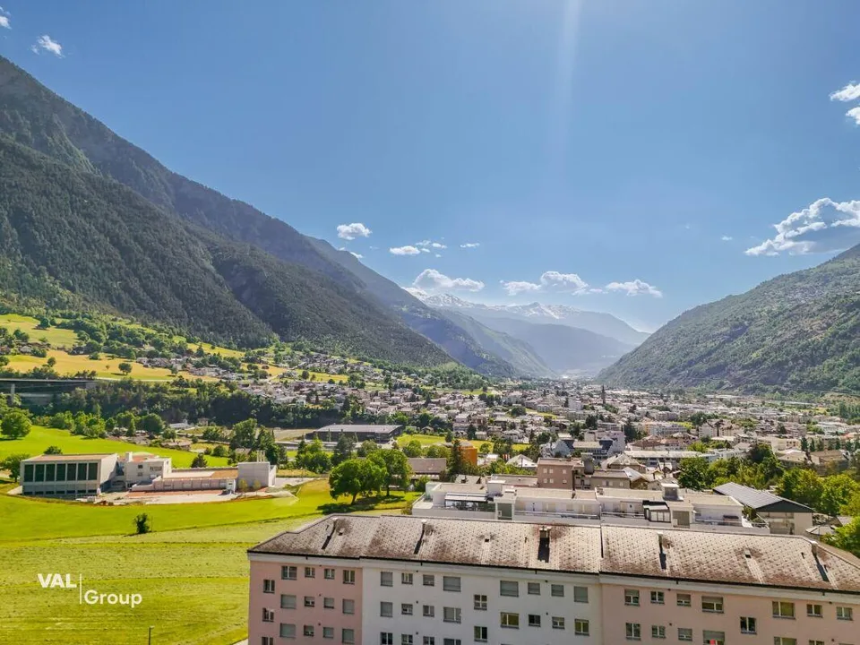 Ampio attico con vista panoramica su Brig