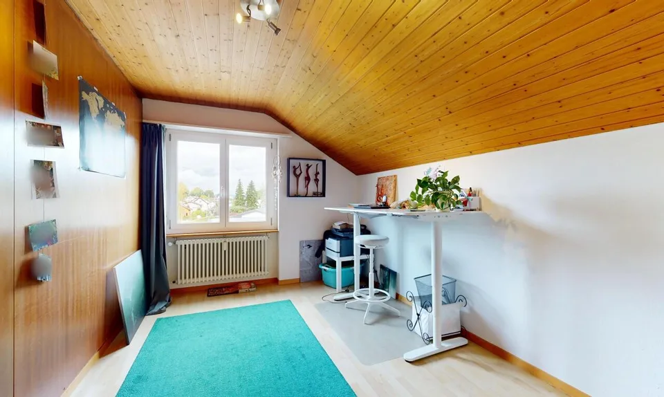 Preiswerte Dachwohnung mit Weitsicht an ruhiger Lage – Foto 7 von 18