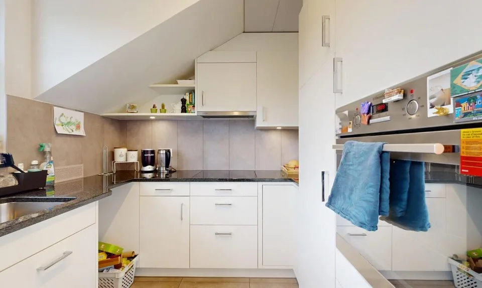 Preiswerte Dachwohnung mit Weitsicht an ruhiger Lage