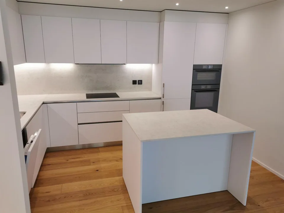 Elegante appartamento di 4.5 locali nella residenza Parco Lago