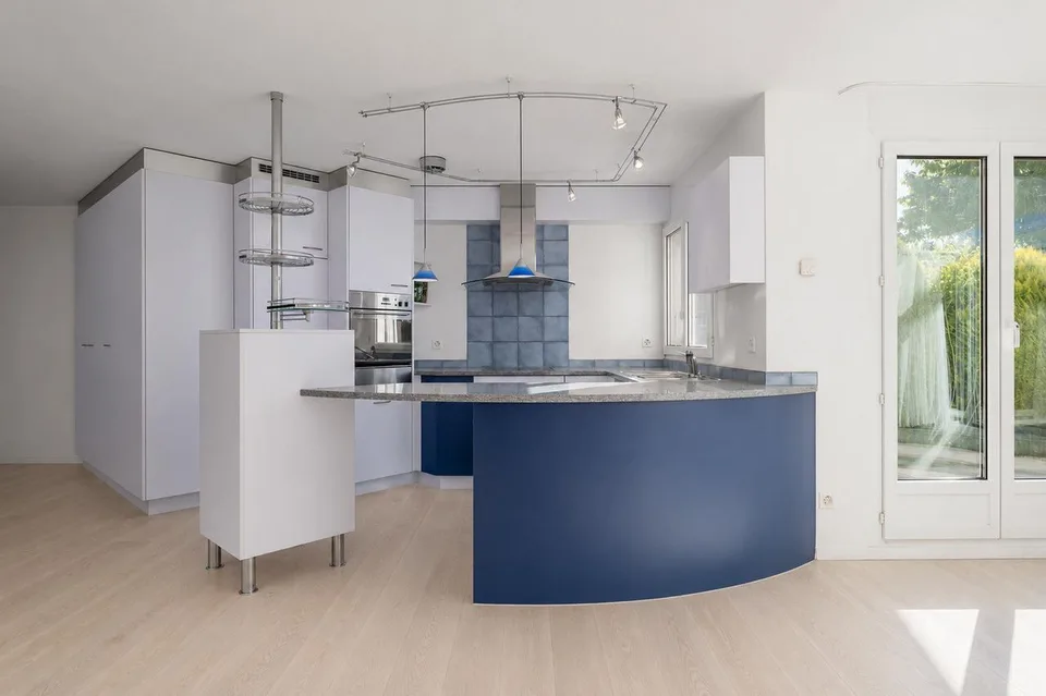 Appartement de jardin de 3,5 pièces inondé de lumière avec potentiel de conception