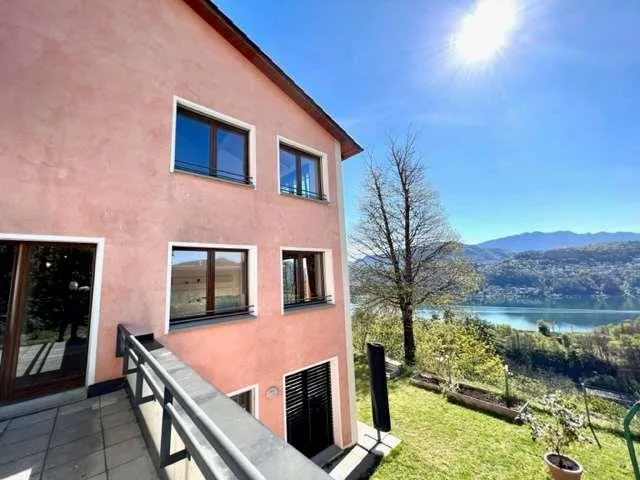 Elegantes Apartment mit Seeblick – Foto 9 von 13