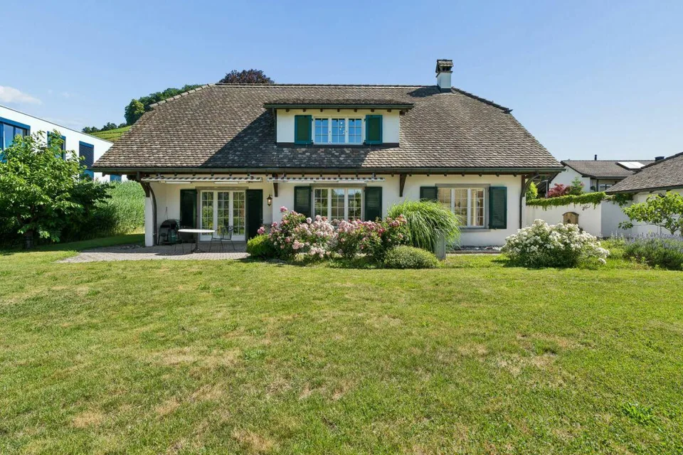 Charmantes Einfamilienhaus in Rheinnähe - mit grossem Garten und We...