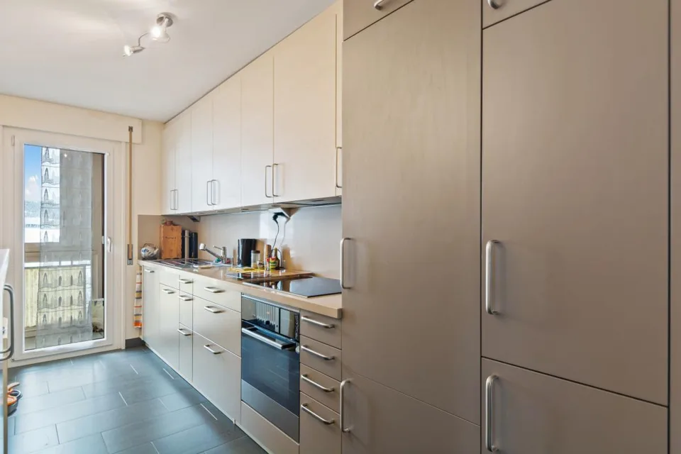 Außergewöhnliche Panoramablick - Prächtiges 3.5-Zimmer-Wohnung mit Loggia